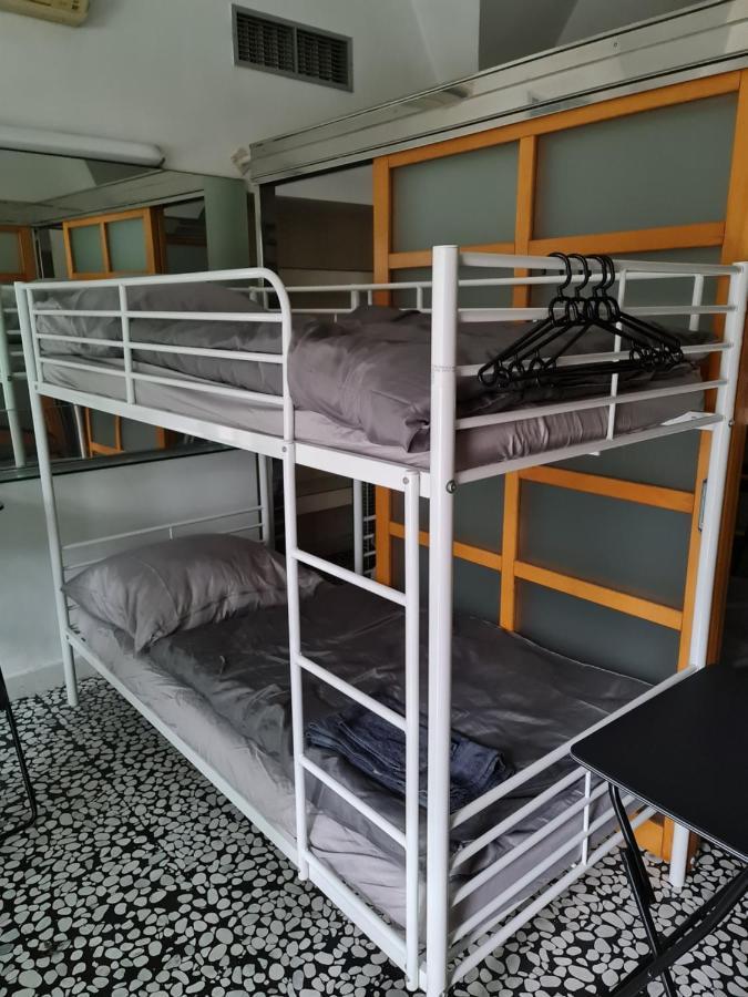 Hostel Hospitality House - H H H Ljubljana Bagian luar foto