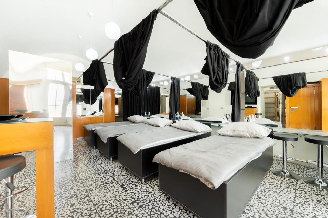 Hostel Hospitality House - H H H Ljubljana Bagian luar foto
