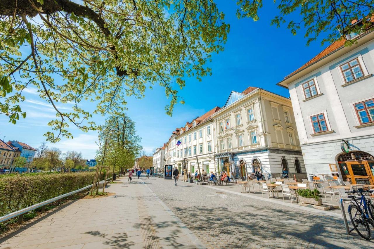 Hostel Hospitality House - H H H Ljubljana Bagian luar foto