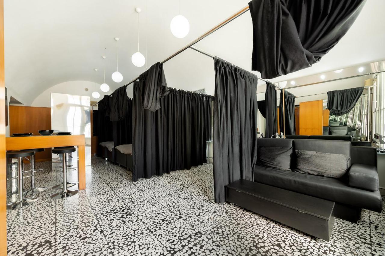Hostel Hospitality House - H H H Ljubljana Bagian luar foto